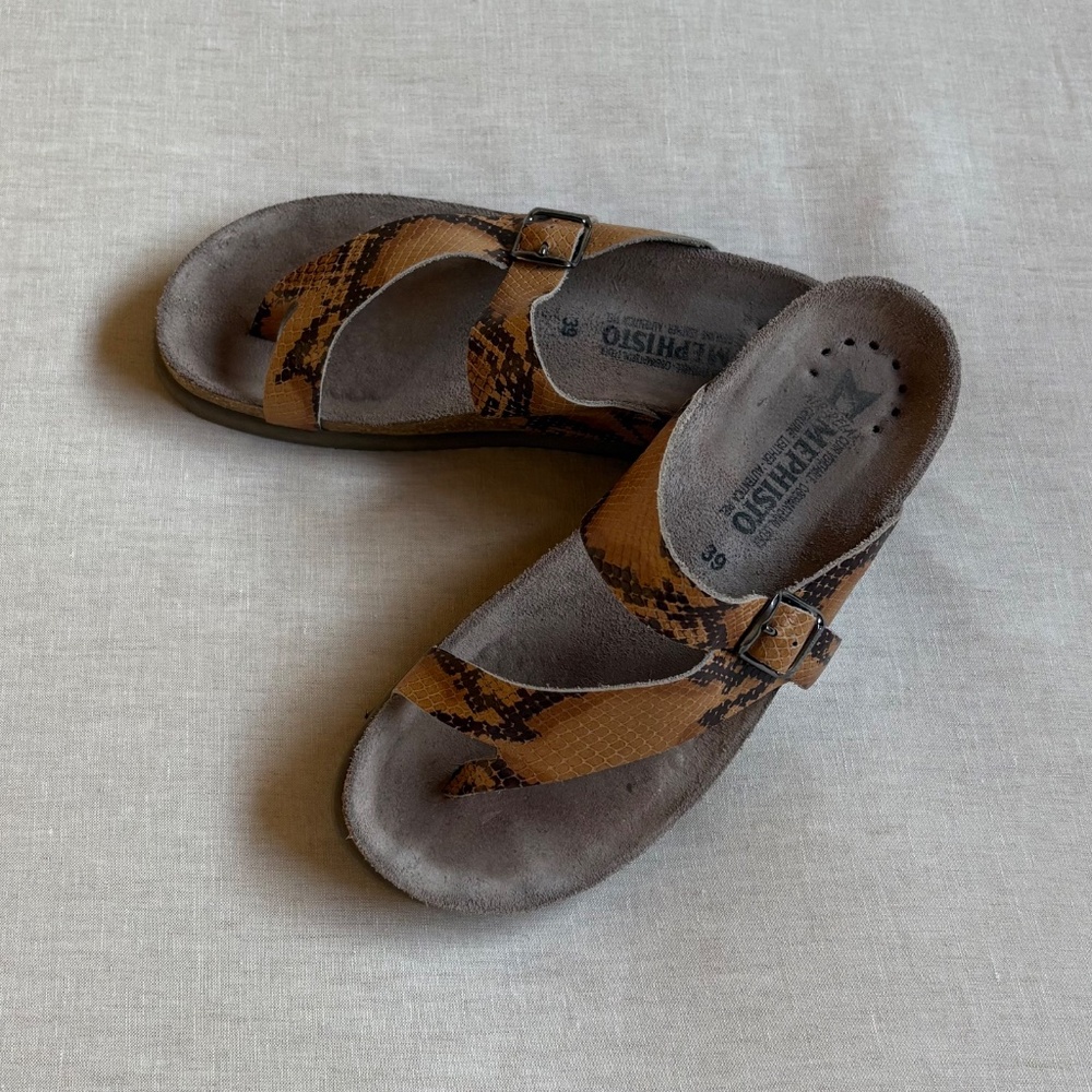 "Helen" Sandals by Mephisto | Size 39
